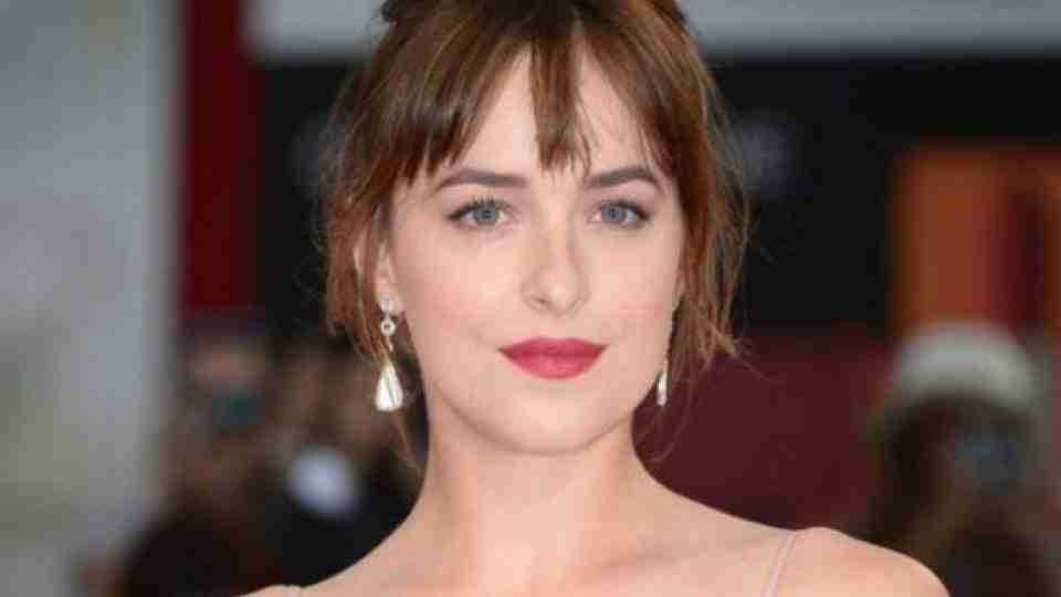 Dakota Johnson: Hapishanedeki erkeklerden mektup alıyorum Dakota Johnson: Hapishanedeki erkeklerden mektup alıyorum